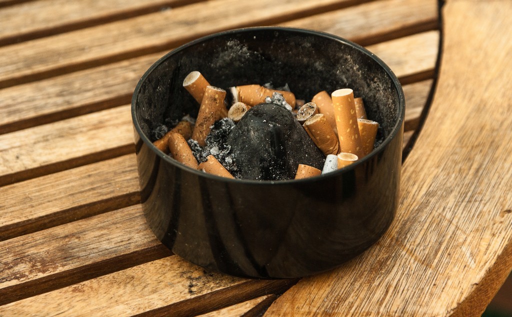 ashtray-1265455