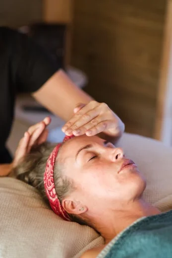 Treat past trauma, Heal post traumatic stress disorder with EFT