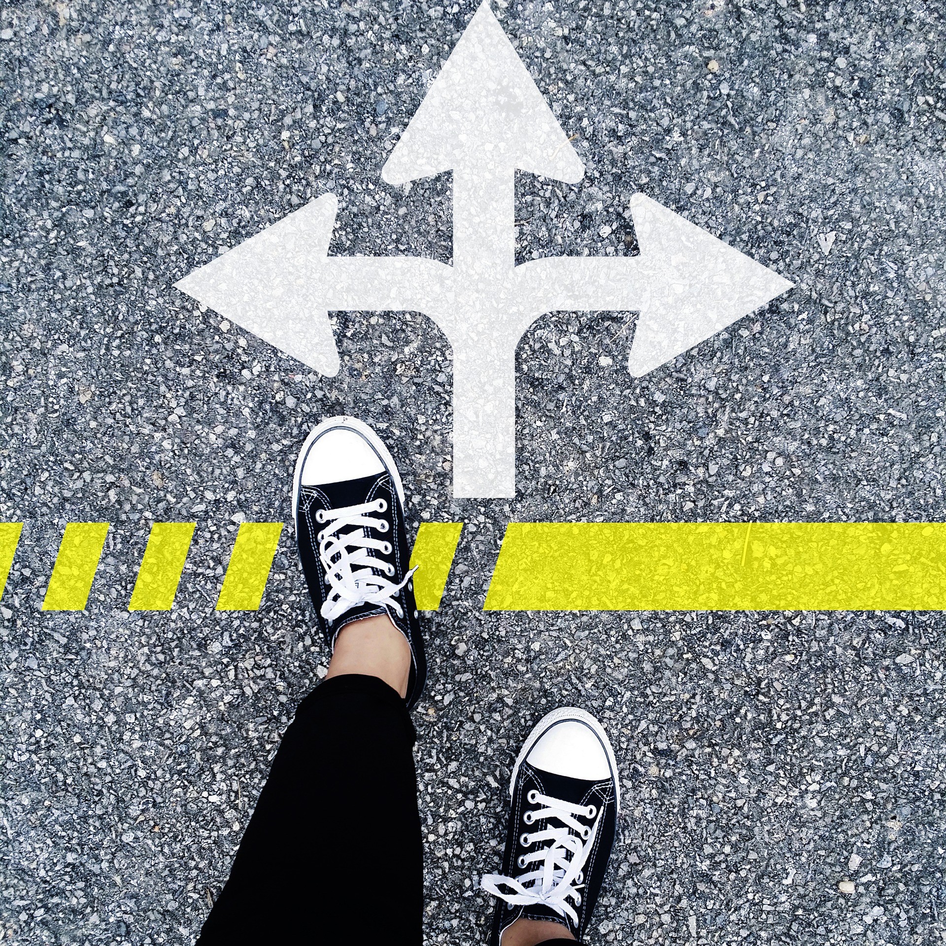 choose-the-right-direction-1536336_1920