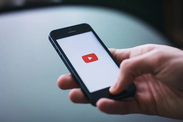 YouTube_English subtitles for free for better visual experience