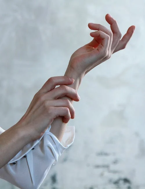 EFT Tapping; Tapping hands; EFT vs EMDR tapping therapy